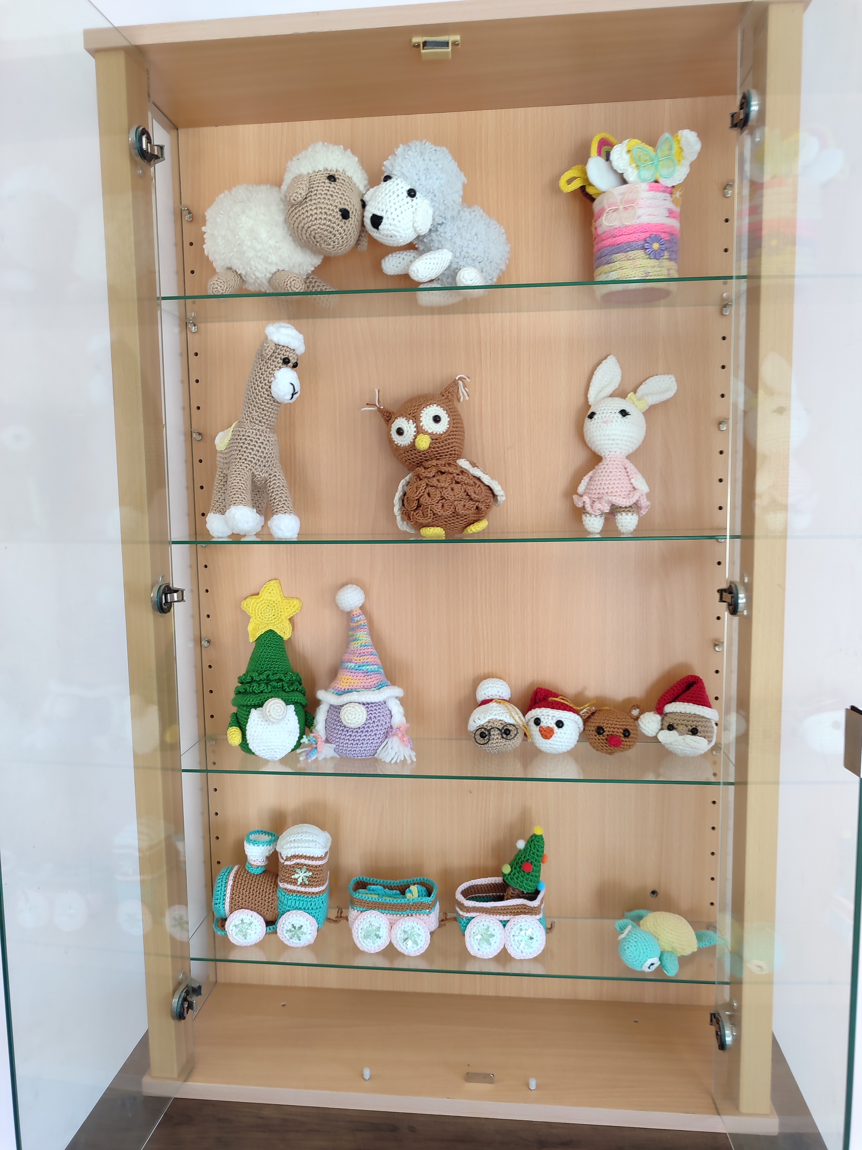 Vitrine Crea&rsquo;lyne au salon : amigurumi et créations au crochet — César et Félix, Pernes-les-Fontaines